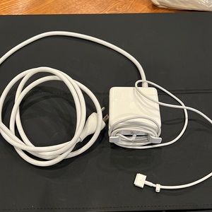 Apple Macbook Charger - Magsafe 2 Power adapter